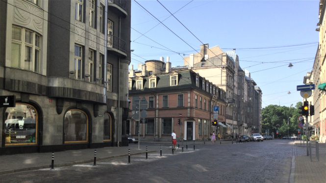 Tērbatas un Dzirnavu ielas krustojums