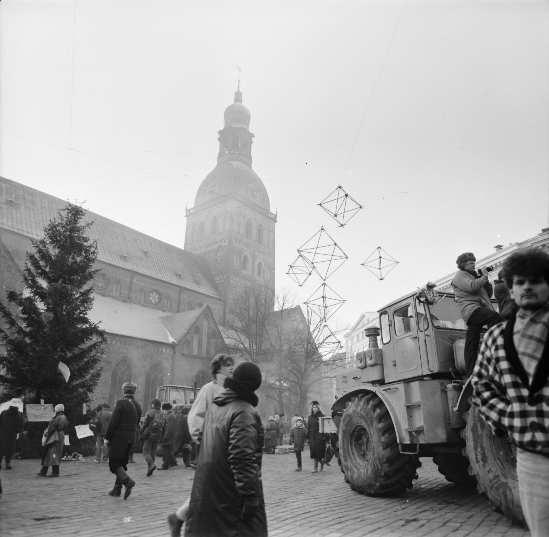 Barikādes Doma laukumā