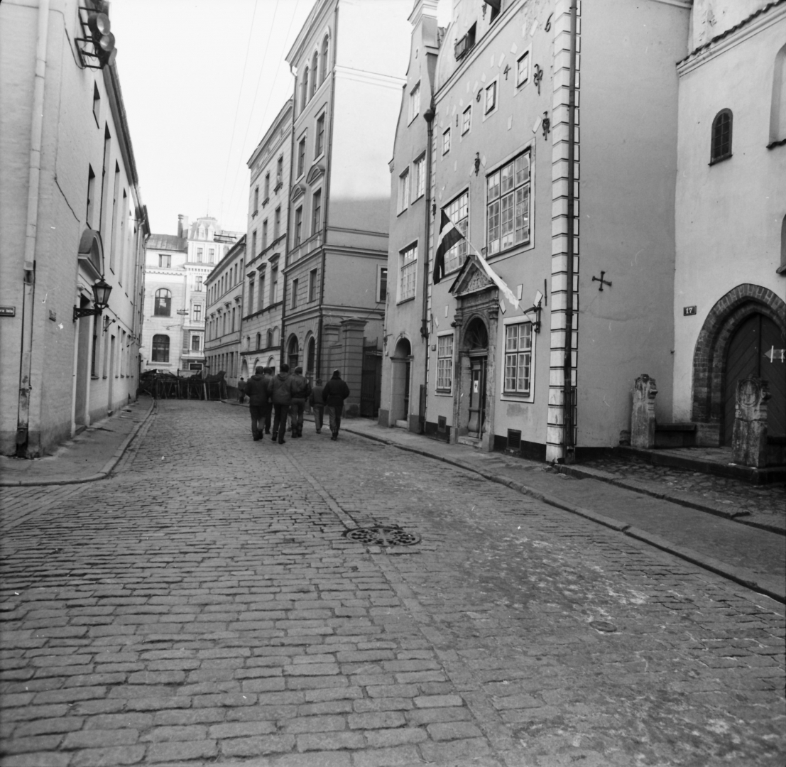 Barikāžu dalībnieki Mazajā Pils ielā
