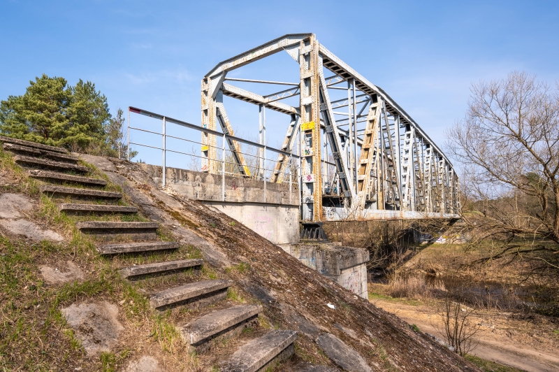 Dzelzceļa tilts pār Mazo Juglu
