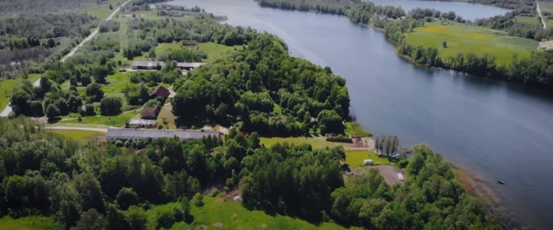 Skats uz Briģenes muižu, fotografēts ar dronu