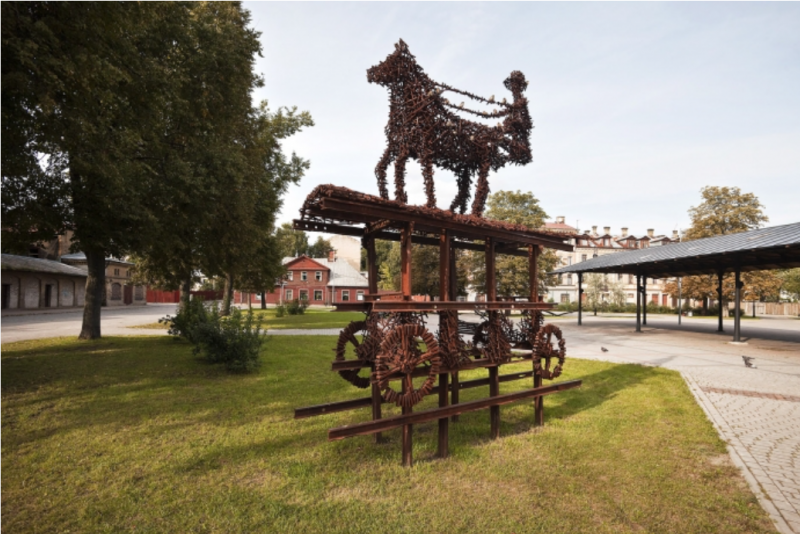 Skulptūra Omnibuss (Zirgu tramvajs)