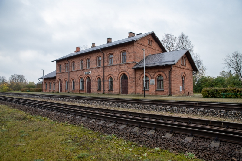 Naujenes stacijas ēkas kopskats