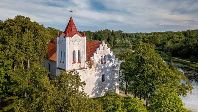 Aizputes Sv. Jāņa baznīca