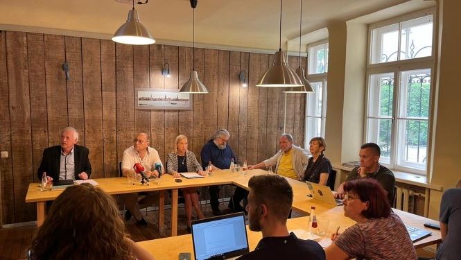 Preses konference par okupācijas pieminekļiem