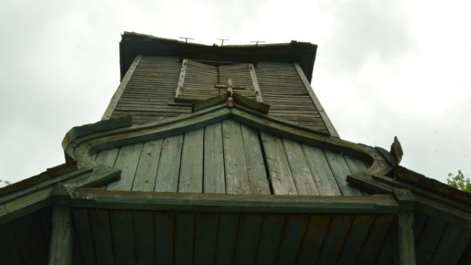 Koka baznīcas priekšējā fasāde