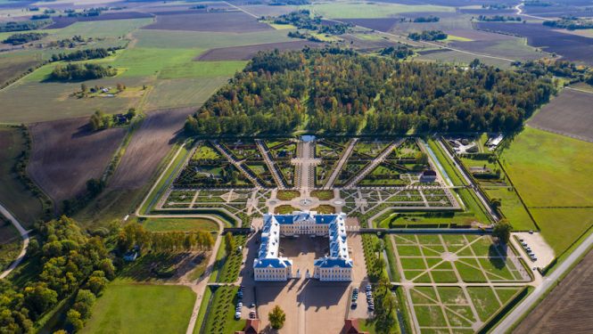 Rundāles pils no putna lidojuma