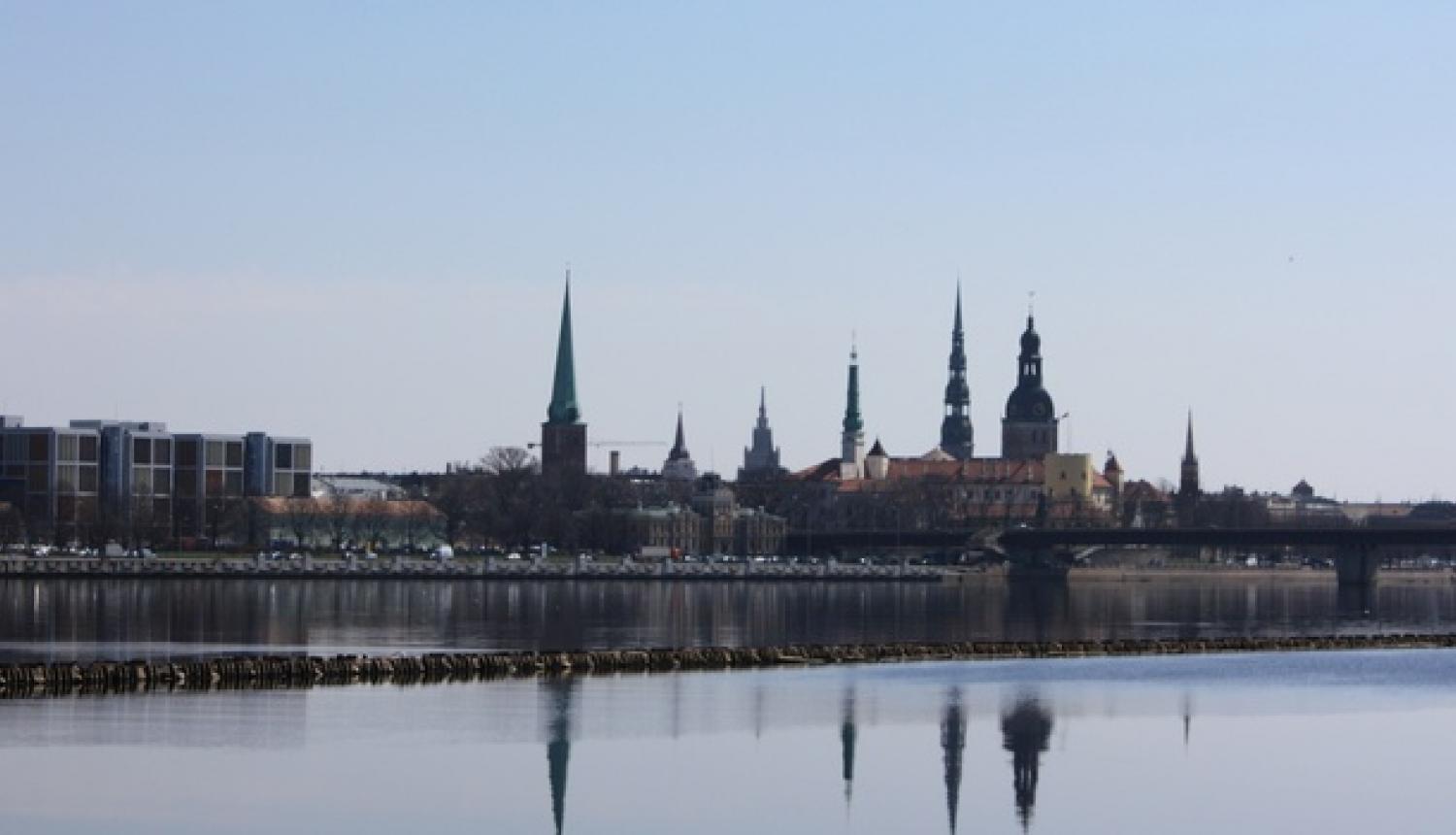 Rīgas panorāma no Daugavas kreisā krasta