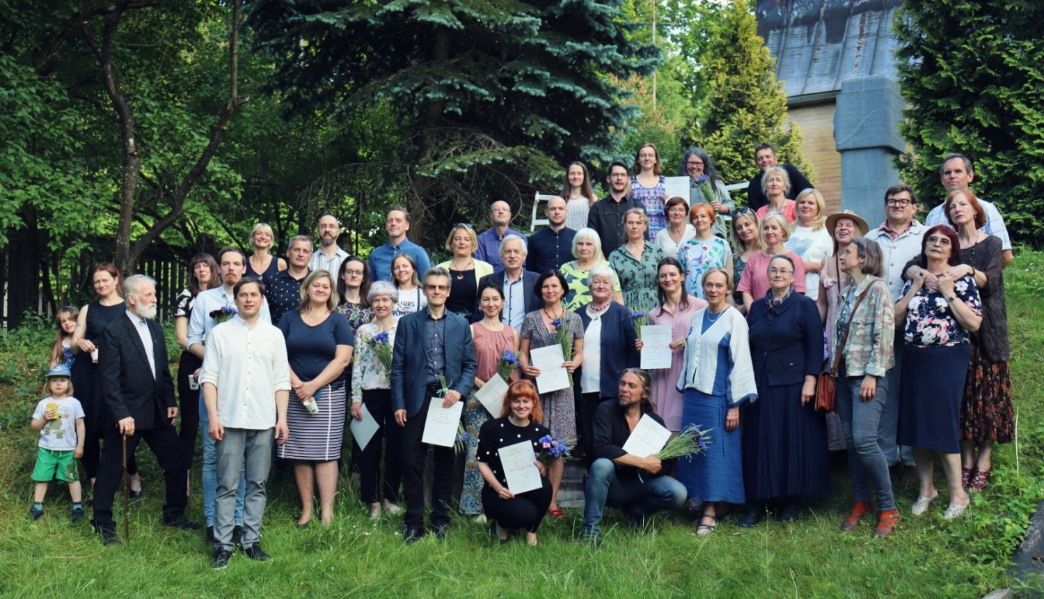 Attēlā: Apliecību saņēmēji, Latvijas Restauratoru biedrības biedri un Nacionālās kultūras mantojuma pārvaldes pārstāvji. Foto: L. L. Oše